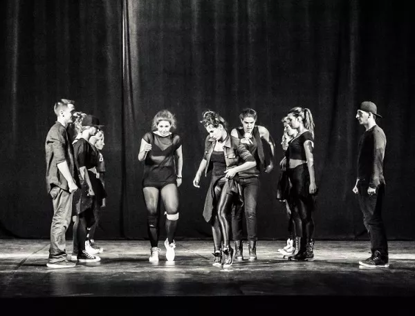 Пет американски хореографа преплитат пет различни стила в спектакъла „Коктейл от танци“