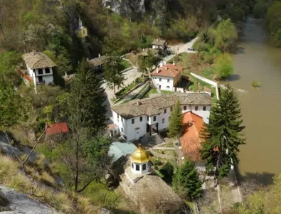Знаете ли къде се намира Черепишкият манастир?