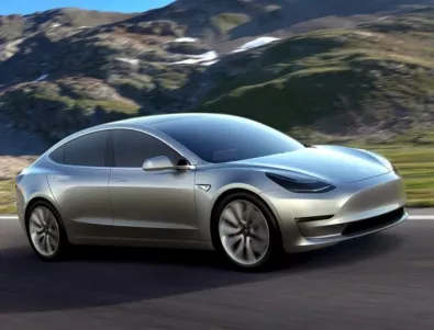 Светът пощуря по Tesla Model 3