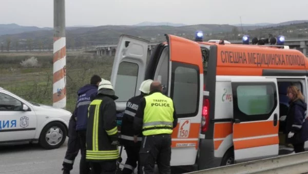 Двама младежи загинаха при тежка катастрофа в Разградско