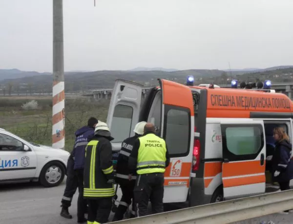 13 мигранти с леки наранявания при катастрофа на магистрала "Тракия"