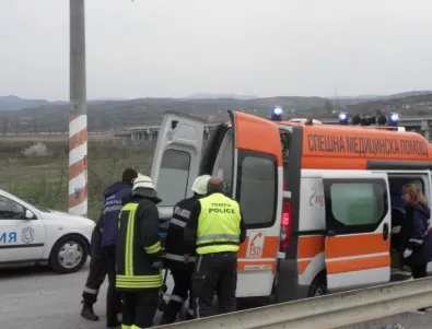 Мъж загина, а жена му е в болница след катастрофа на пътя София - Варна