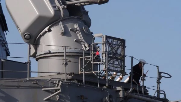 Русия нарече "опасност" американските кораби в Черно море