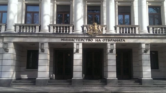 Откриха нередности в над 100 обществени поръчки на Министерството на отбраната