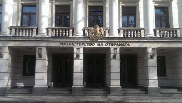 Министерството на отбраната плаща с "бъдещи икономии" за повече храна