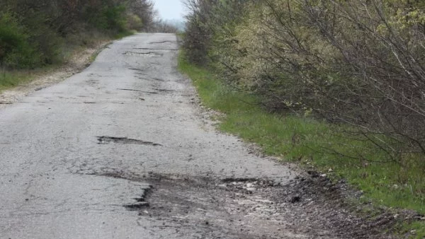 Жителите на Камено се вдигат на протест заради лош път
