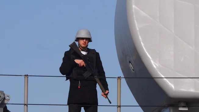 НАТО ще засили присъствието си в Егейско море, за да спре мигрантите