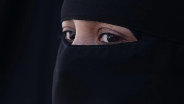 Бурките са опасни, защото мирът в България не е даденост
