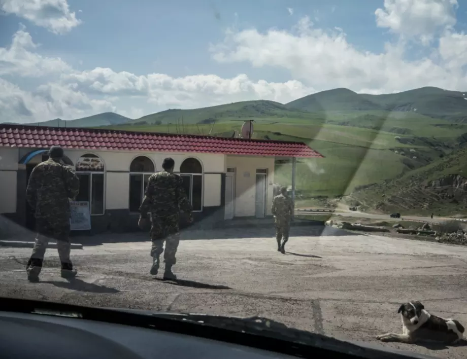 САЩ също се намесиха и поискаха Армения и Азербайджан да спрат военните действия в Нагорни Карабах