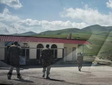 Армения и Азербайджан обещаха да спазват примирието в Нагорни Карабах