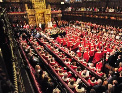 Подозрителен пакет затвори Камарата на лордовете в Лондон