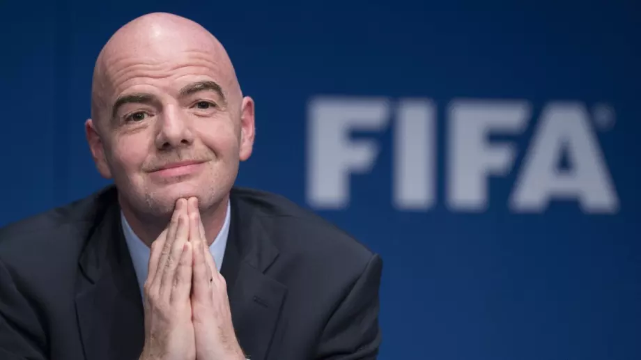 ФИФА дори не разгледа въпроса за изключване на Русия, шефът ѝ призова за мир
