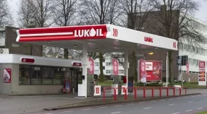 "Лукойл" разпродава активи в България и други европейски страни