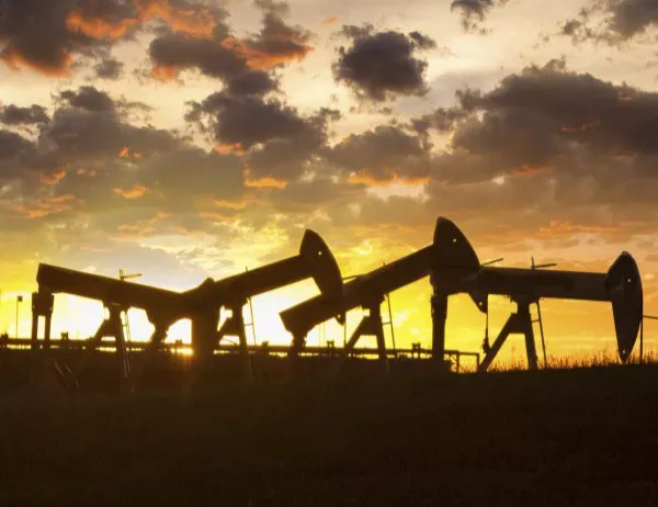 Цената на петрола удари 5-месечно дъно