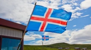 Исландия задължи бизнеса да доказва, че плаща еднакво на всички служители
