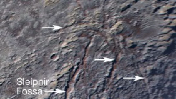 Гигантски паяк се „разхожда“ на Плутон