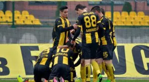 {{ otherArticle[0].article.title }}