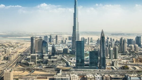 Пожар избухна близо до най-високата сграда в света - небостъргачът Бурж Халифа