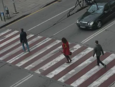 Общински съветник в София иска пешеходните пътеки да станат 