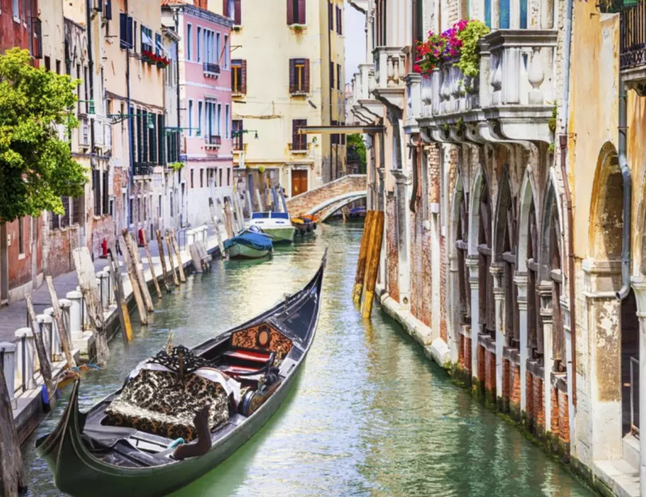 Водите на Венеция се избистриха, плуват рибки (ВИДЕО)