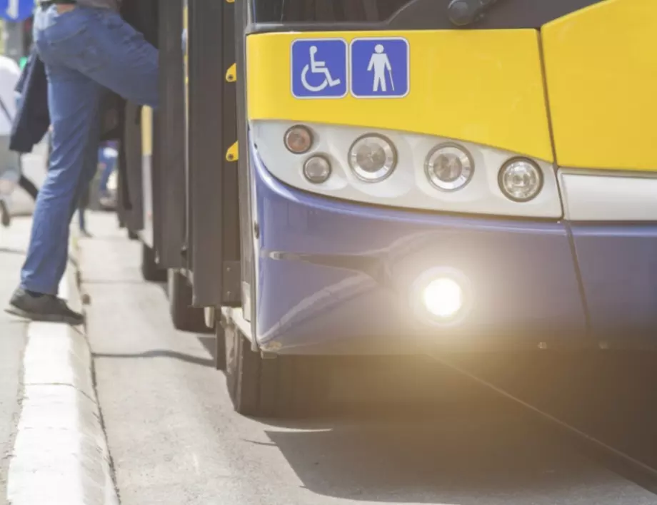 Пускат допълнителни автобуси в Пловдив за Задушница