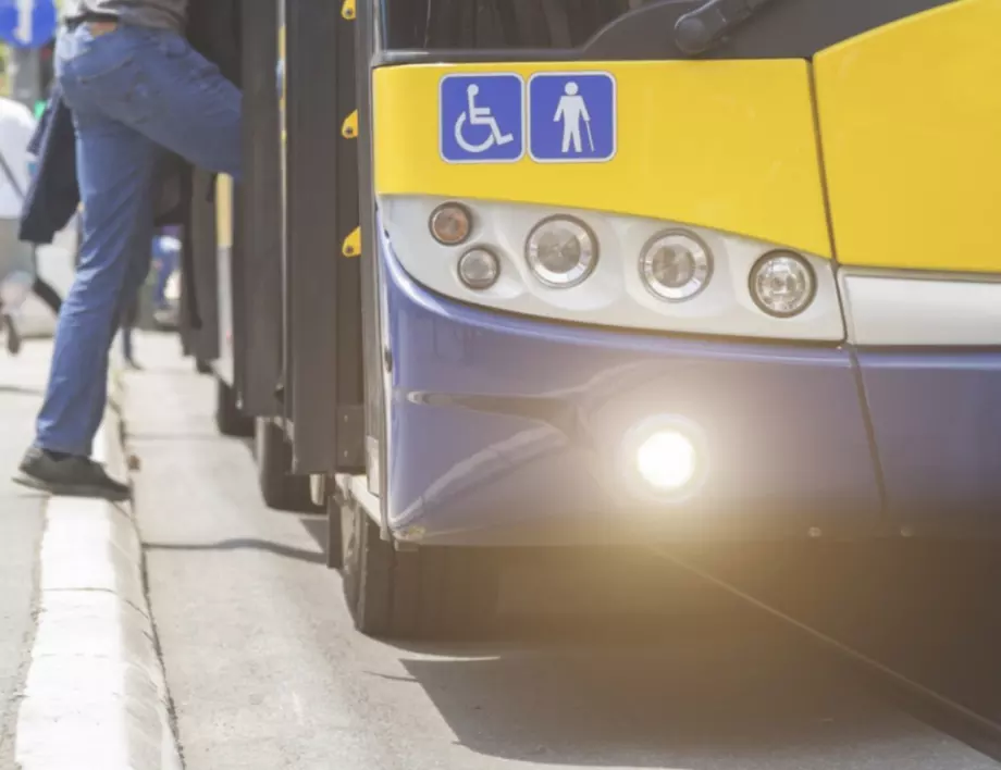 Столичният градски транспорт минава в нов режим на работа