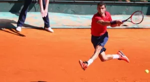 Жил Симон изнесе урок по игра на червено на Григор Димитров