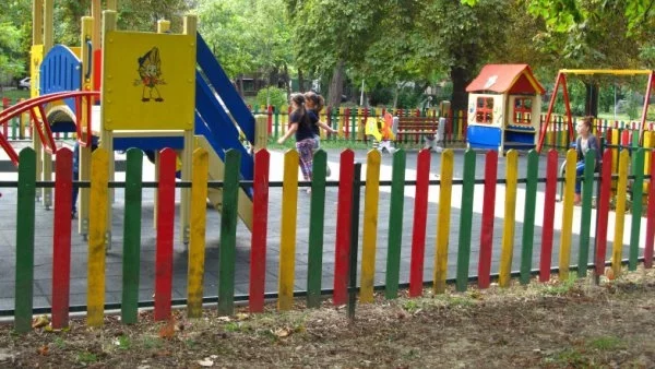 Няколко хиляди деца в София остават извън детските заведения