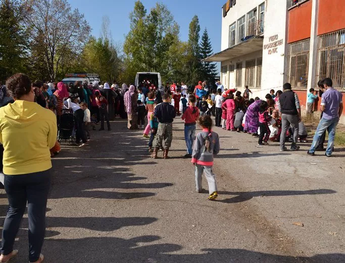 Десетки бежанци излъгани: В Гърция им рекламирали България като рай за мигрантите