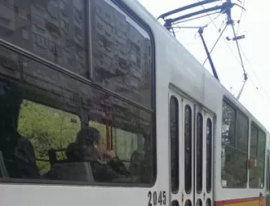 Трамвай и автобус катастрофираха в столицата