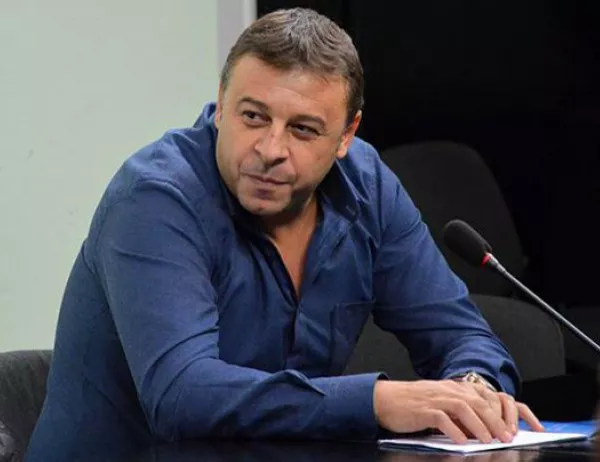 Камбитов обеща нова маркировка и "легнали полицаи" на злополучното благоевградско кръстовище