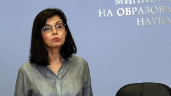 БСП поиска оставката на Меглена Кунева