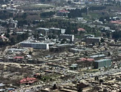 Депутат от Афганистан загина при взрив на бомба до дома му 