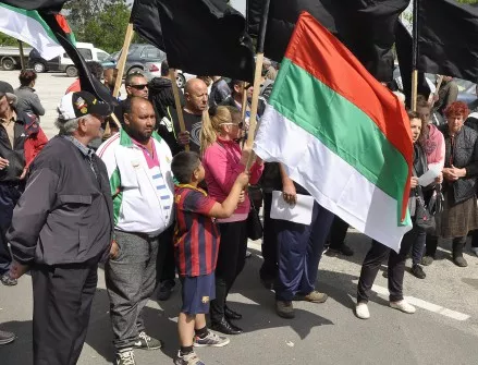 Пловдивско село тръгва на протест заради непоносима миризма