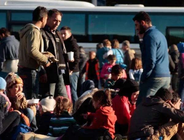 Над девет хиляди нелегални мигранти са задържани в Сърбия за два месеца