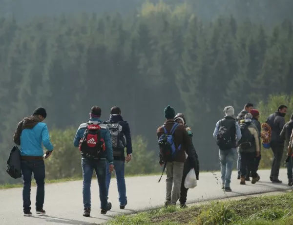 Преводач, работещ с Агенцията за бежанците: Потокът от мигранти изобщо не е спрял