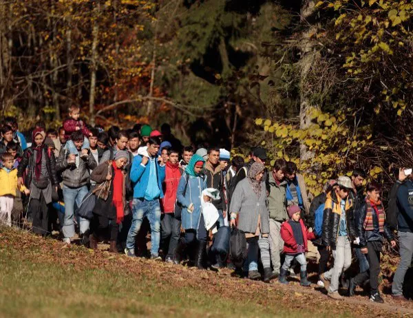 От 28 март Унгария напълно затваря границите си за мигранти