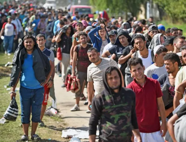 ЕС ще моли Г-7 за помощ с бежанската криза
