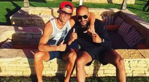 {{ otherArticle[0].article.title }}