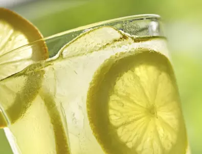 Рецепта за лимонена лятна напитка с босилек