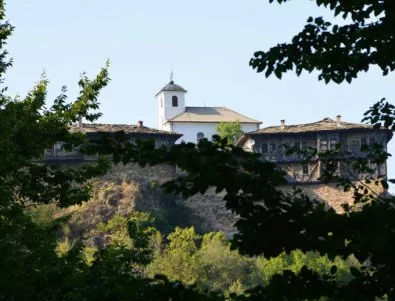 Великден в красивите български манастири (СНИМКИ)