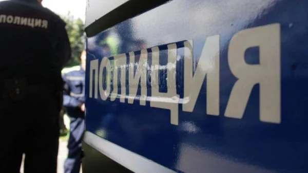 Задържани са 54 мигранти в Перник