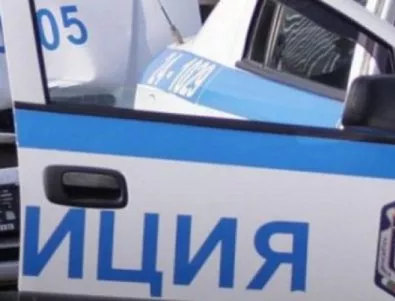 Във Варна въоръжен отвлече кола с жена зад волана 