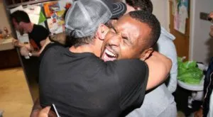 ВИДЕО: Дивото куфеене на капитана на Лестър при гола на Азар