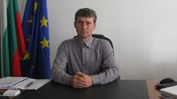 Кметът на Раднево мълчи дали един от арестуваните роми не е ползван за купуване на гласове