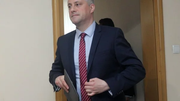 СДС: Не може решението на РБ за връщане на мандата да е окончателно
