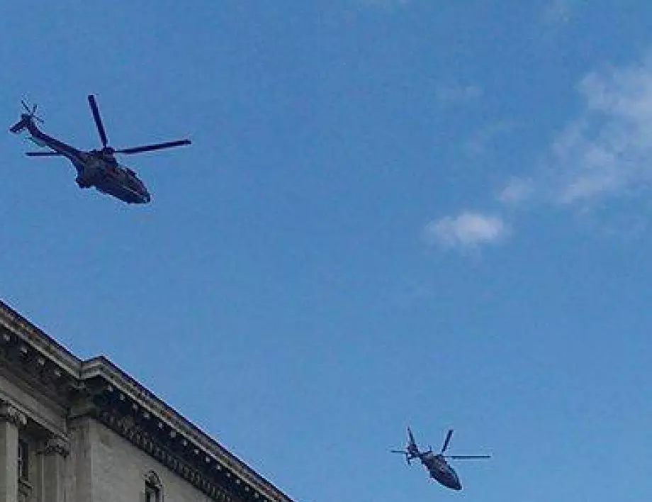 Самолети и вертолети в небето на София зарадваха столичани 