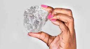 Огромен диамант бе продаден за рекордните 63 млн. долара 