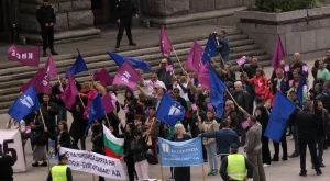 Служители на "София БТ" отново протестираха пред МС 