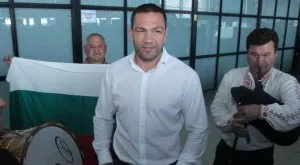 {{ otherArticle[0].article.title }}